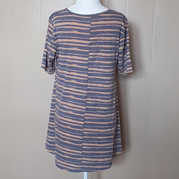 LuLaRoe Shirt - Picture 2 of 8